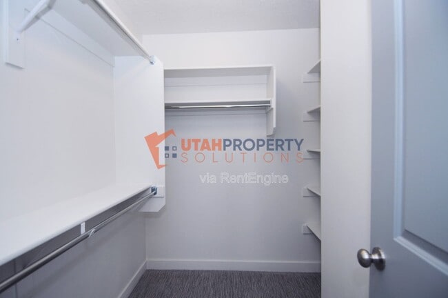 Building Photo - 1058 W 360 S