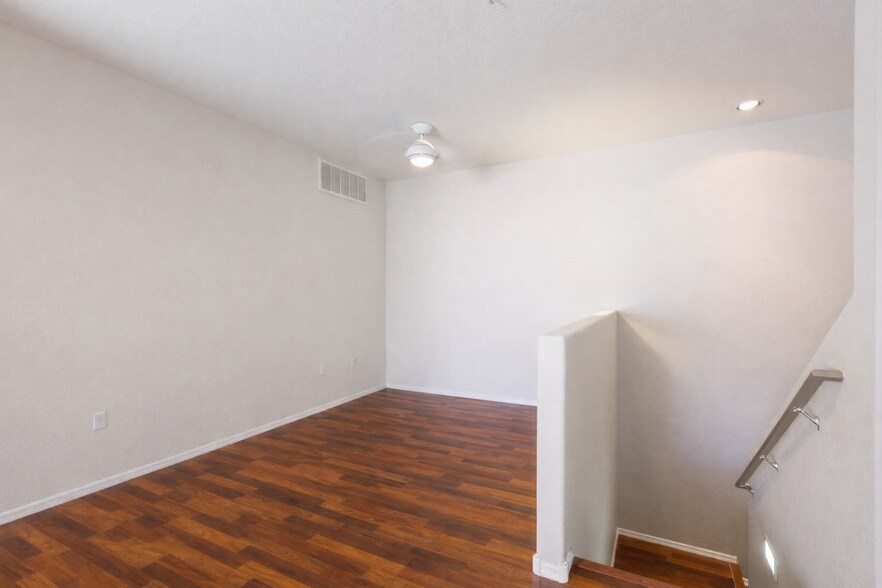 Building Photo - 10410 N Cave Creek Rd