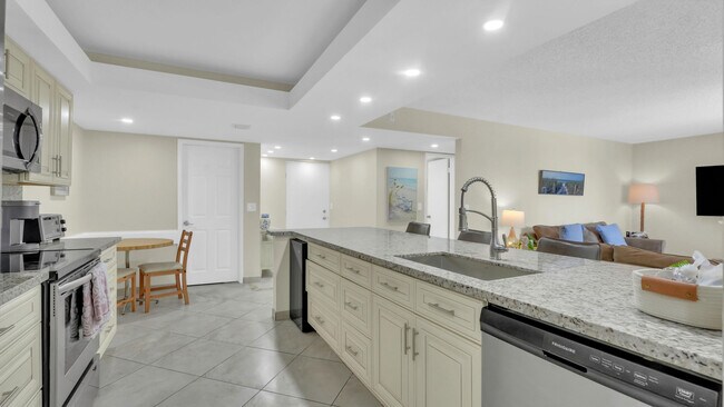 Building Photo - 450 Egret Cir