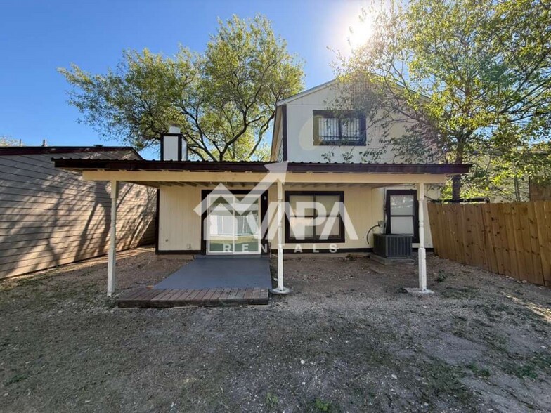 Building Photo - 9923 Birch Field Dr