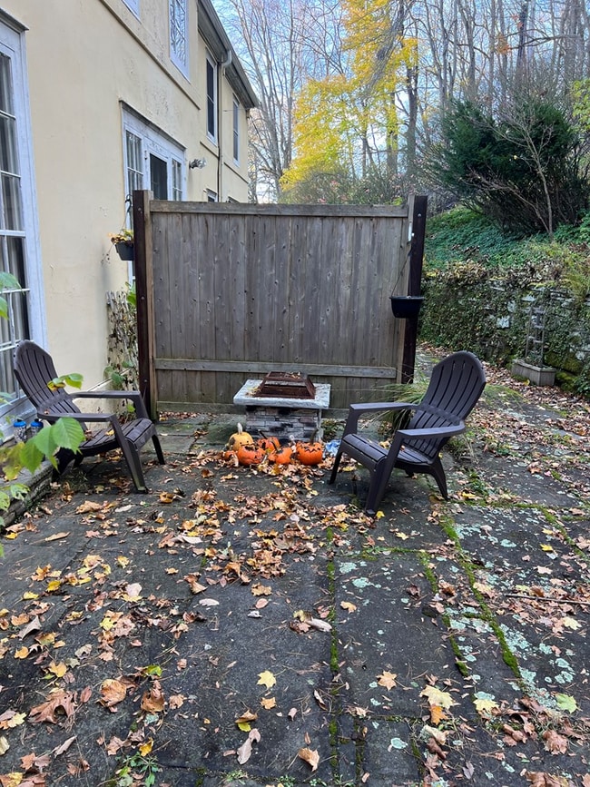 Building Photo - 146 High Rd