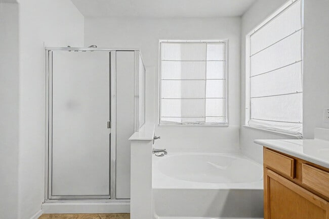 Building Photo - 6630 W Harwell Rd E