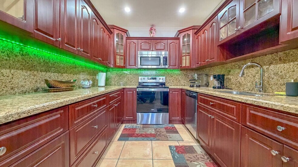 Building Photo - 340 Tamiami Canal Rd