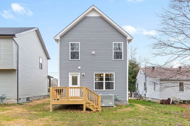 Building Photo - 863 Central Ave