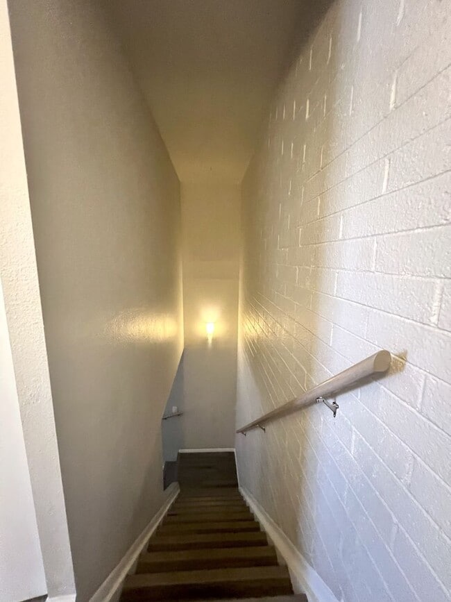 Building Photo - UPDATED 2 story townhome FOR RENT  **SAVE ...