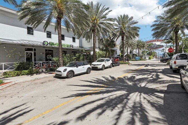 Building Photo - 750 N Ocean Blvd