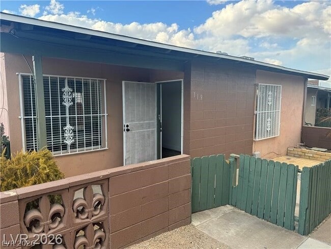 Building Photo - 119 E Van Wagenen St