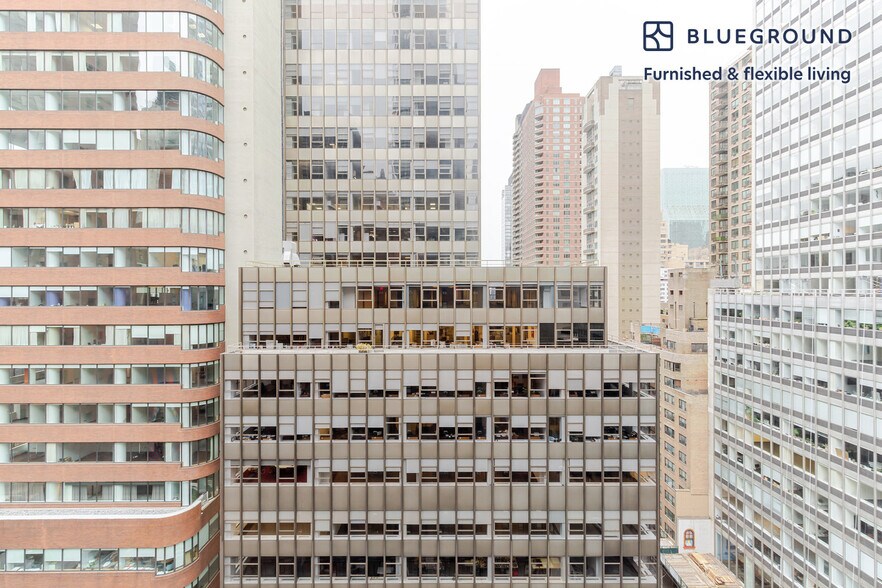 Building Photo - 160 E 48th St