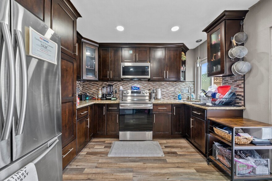 Building Photo - 1580 Mendocino Dr