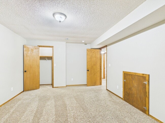Building Photo - 24625 Spencer Rd