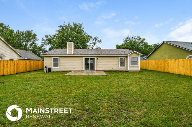 Building Photo - 8155 Teaticket Dr