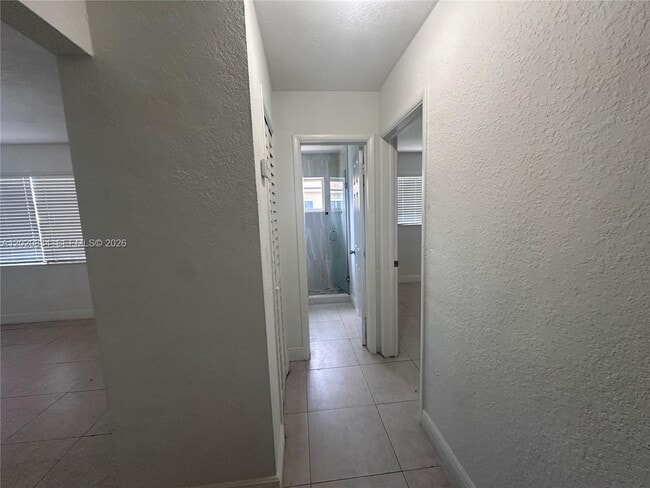 Building Photo - 2806 SW 35th Ave