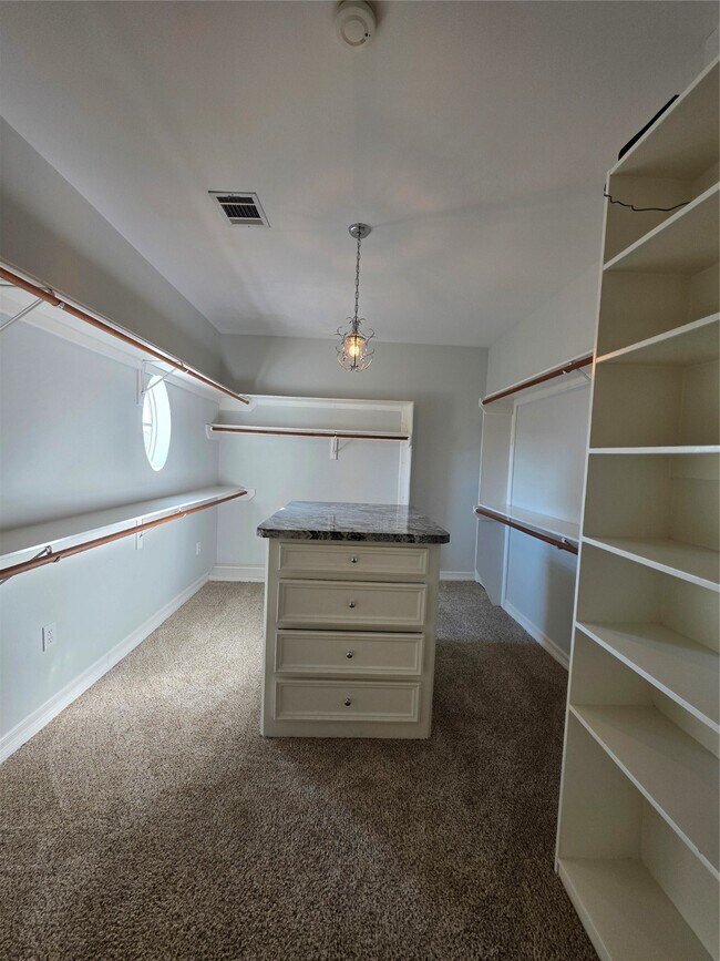 Building Photo - 1714 Roy St