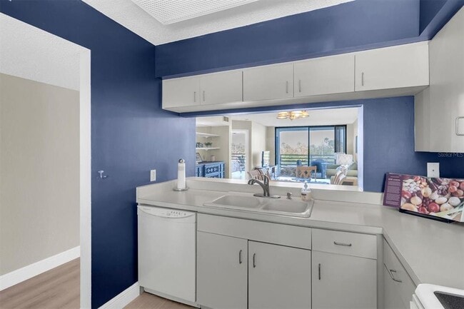Building Photo - 4823 Ebbtide Ln