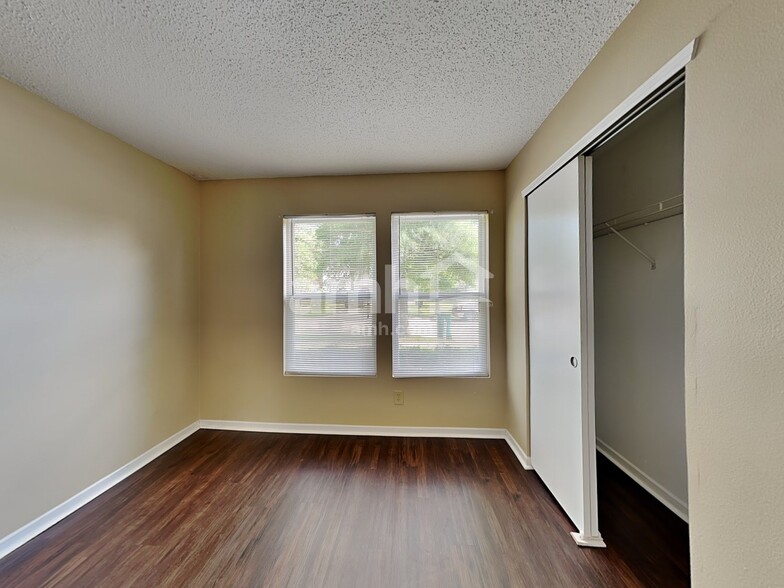 Building Photo - 906 Brookstone Dr