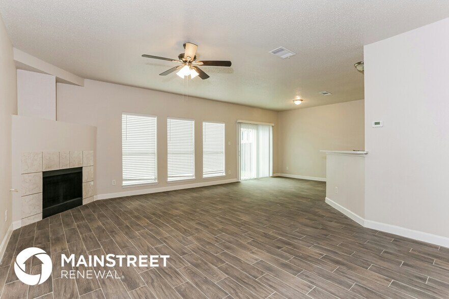 Building Photo - 1954 Pin Oak Ln