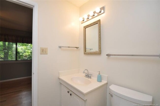 Building Photo - 1133 Schaub Dr