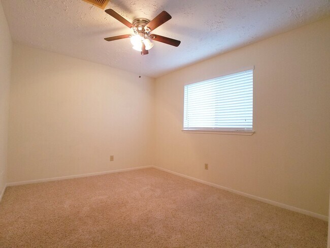 Building Photo - 2111 Echo Ridge