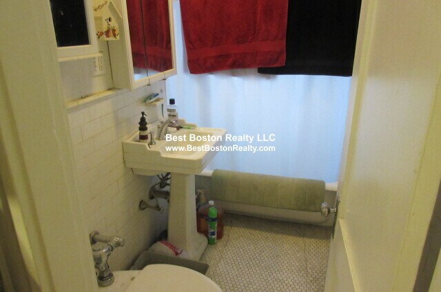 Building Photo - 11 Gray St