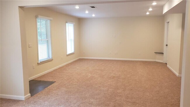 Building Photo - 211 Water Oak Pl