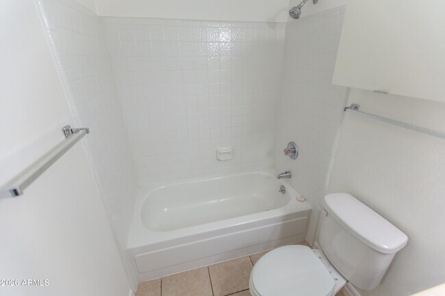 Building Photo - 7911 East Vía de Belleza