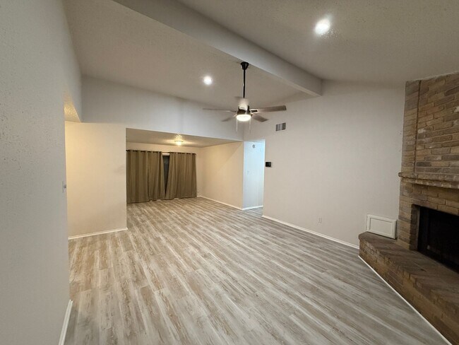 Building Photo - 11371 Fish Springs Dr