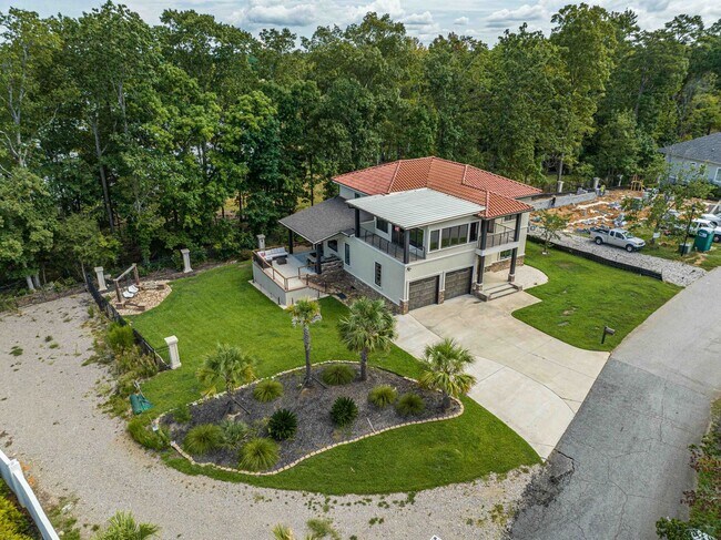 Building Photo - WELCOME TO LAKE MURRAY'S PARADISE