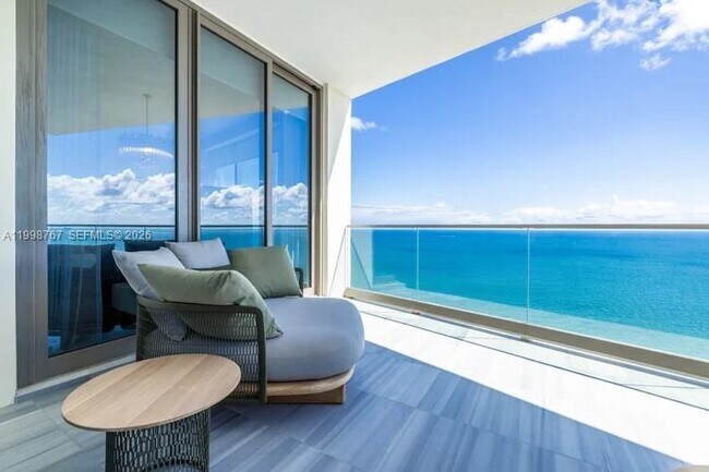Building Photo - 17901 Collins Ave