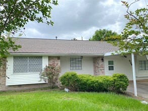 Building Photo - 534 Glenvale Dr