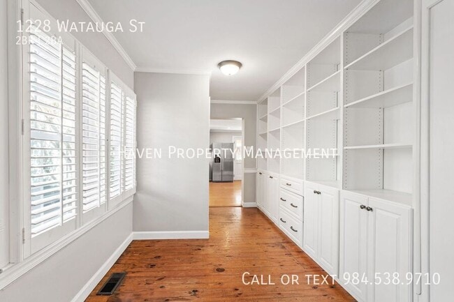 Building Photo - 1228 Watauga St