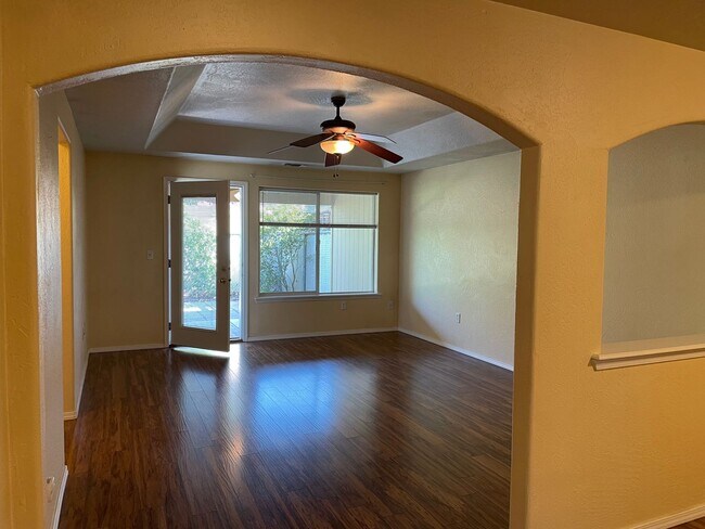 Building Photo - 430 W Crystal Dr