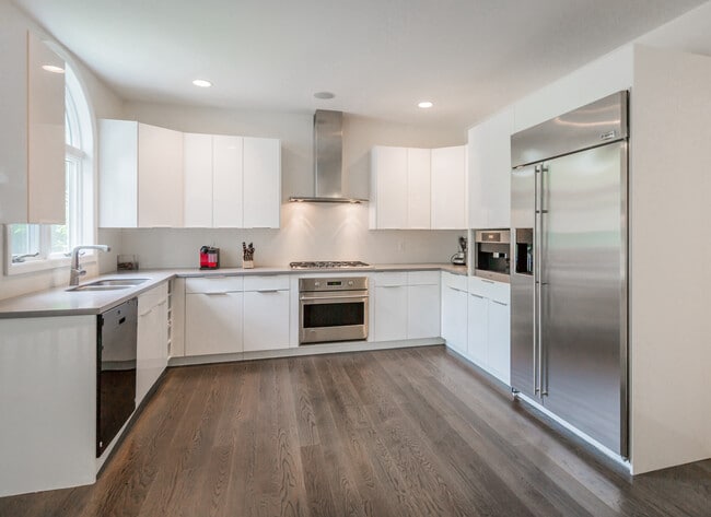 Building Photo - 1 Mountain Laurel Ln