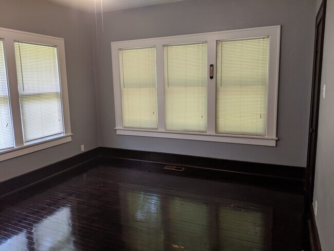 Building Photo - 1612 S Olive