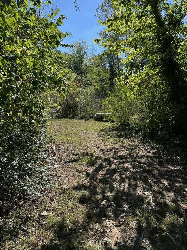 Building Photo - 2107 Southland St