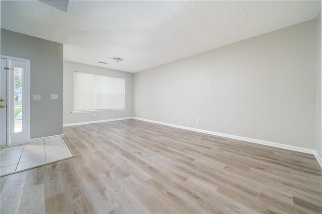 Building Photo - 7683 Creekside Ln