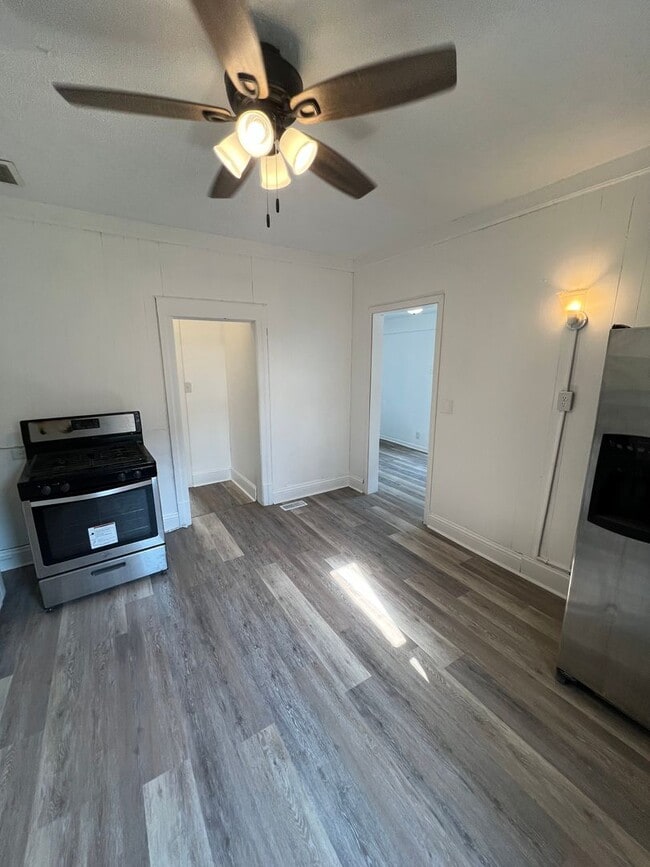 Building Photo - 3 bed /2 bath single family rental home fo...
