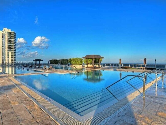 Building Photo - 1830 S Ocean Dr