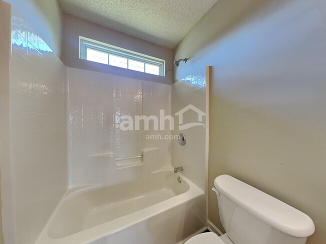 Building Photo - 720 Waterbrook Ln