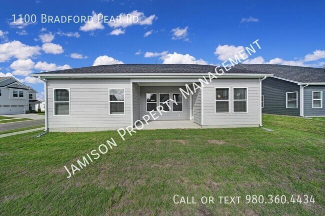Building Photo - 1100 Bradford Pear Rd