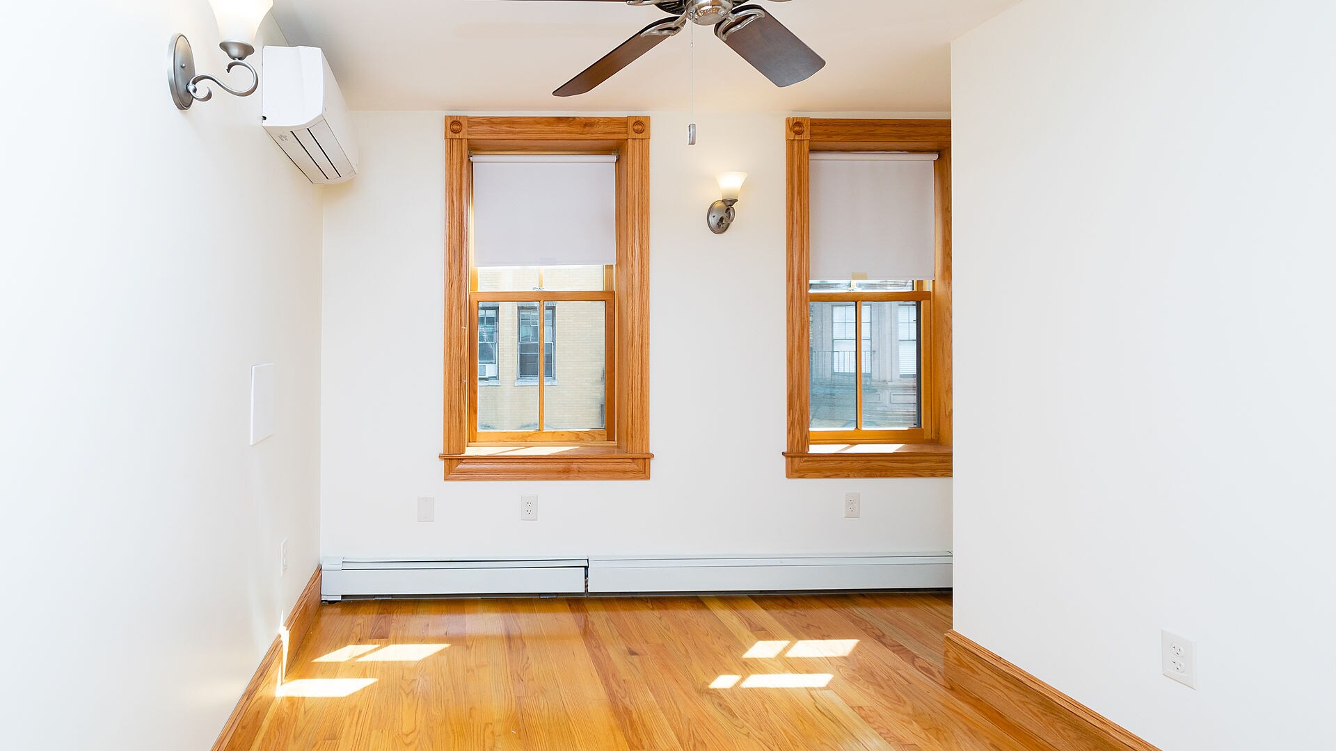 Building Photo - 29 Phillips St