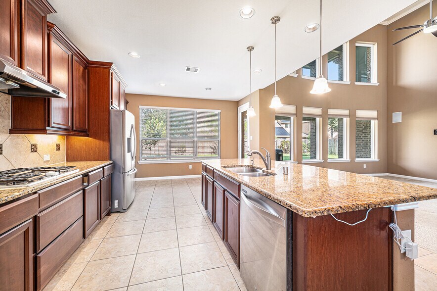 Building Photo - 11011 Kirker Ln