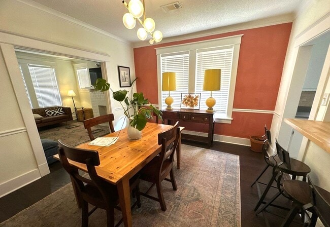 Building Photo - Beautiful 4 Bedroom Home Available
