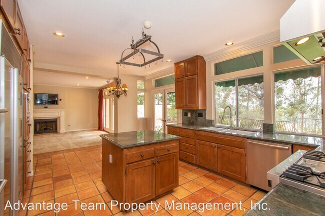 Building Photo - 12885 Chaparral Ridge Rd