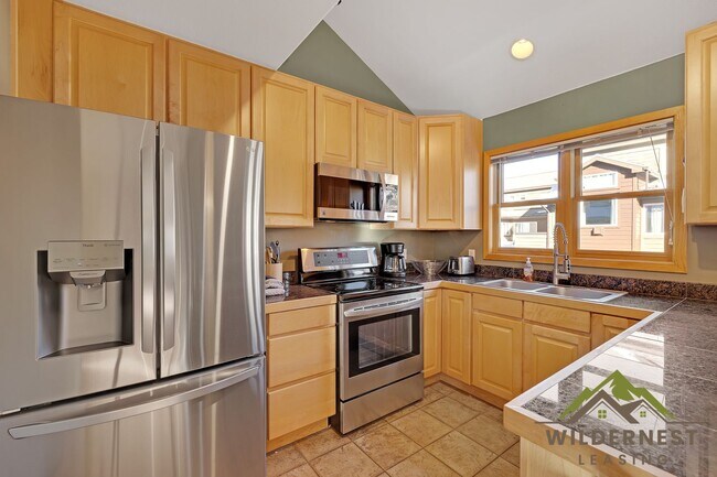 Building Photo - WINTER RENTAL-Beautiful 2 Bedroom Townhome Near Shops/Dining with Garage in Frisco, utilities inc...
