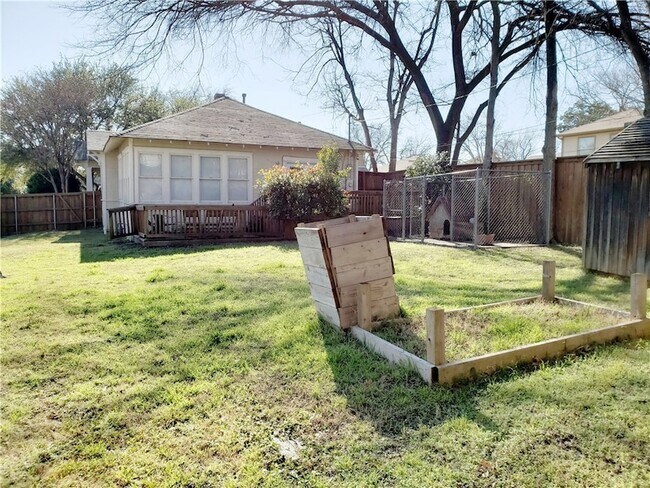Building Photo - 5459 Miller Ave