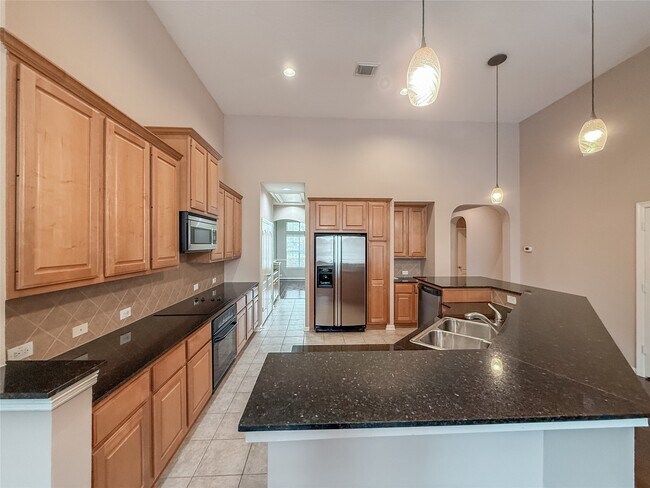 Building Photo - 2426 Clippers Square