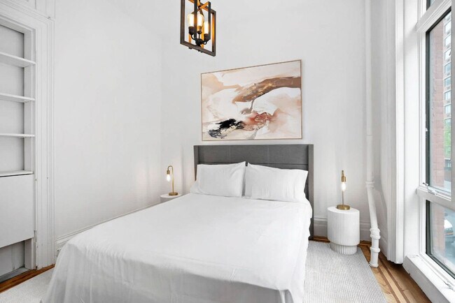 Building Photo - 257 W 19th St