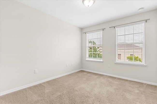 Building Photo - 2046 Prospect Ave