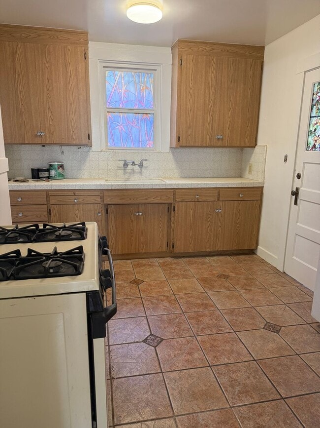 Building Photo - 1464 33rd St