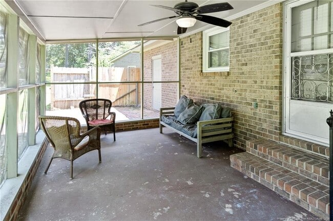 Building Photo - 221 Palomar St